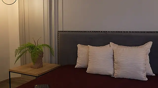 IrisBaker online show from October 2025 11:03:02 PM