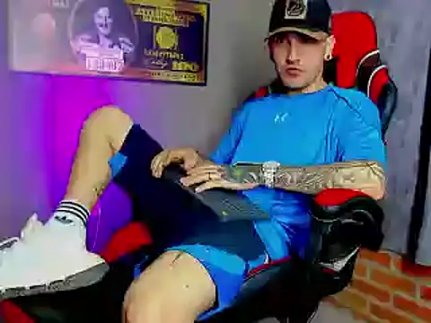 Snapshot of smoker445 chatting on February 2025 04:23:01 AM smoker445 online show from February 2025 04:23:01 AM