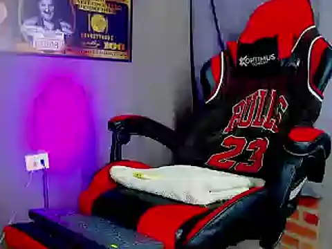 Snapshot of smoker445 chatting on February 2025 10:44:02 AM smoker445 online show from February 2025 10:44:02 AM