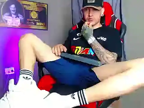 Snapshot of smoker445 chatting on February 2025 08:39:02 AM smoker445 online show from February 2025 08:39:02 AM