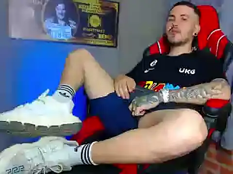 Snapshot of smoker445 chatting on February 2025 10:42:02 PM smoker445 online show from February 2025 10:42:02 PM