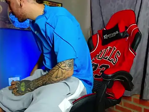 Snapshot of smoker445 chatting on February 2025 10:28:01 PM smoker445 online show from February 2025 10:28:01 PM