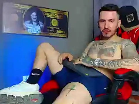 Snapshot of smoker445 chatting on March 2025 12:42:02 AM smoker445 online show from March 2025 12:42:02 AM