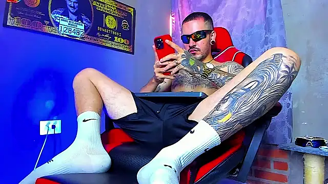 Snapshot of smoker445 chatting on October 2025 07:04:02 PM smoker445 online show from October 2025 07:04:02 PM