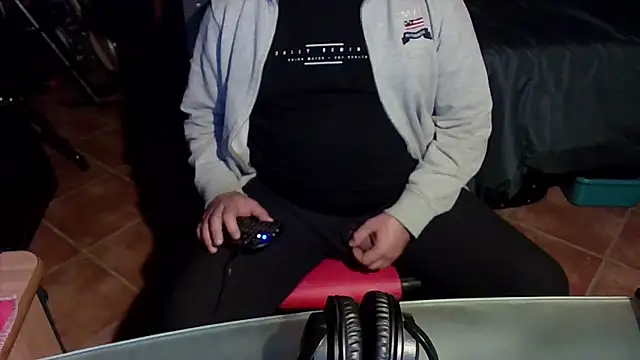 Snapshot of MultiOrgasmicLover chatting on December 2025 11:43:01 PM MultiOrgasmicLover online show from December 2025 11:43:01 PM