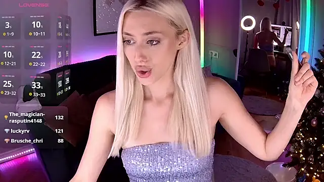 LoryWood online show from January 2025 06:23:01 PM