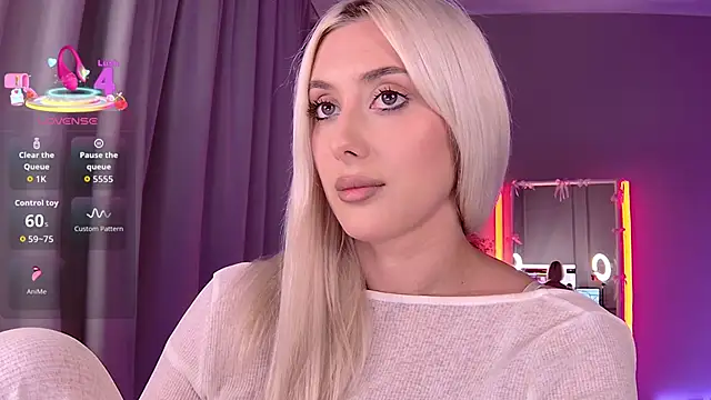 Snapshot of LoryWood chatting on March 2026 05:23:02 PM LoryWood online show from March 2026 05:23:02 PM