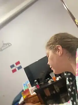 Snapshot of andreinitahg chatting on January 2025 09:26:01 PM andreinitahg online show from January 2025 09:26:01 PM