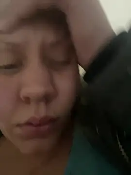 Snapshot of andreinitahg chatting on January 2025 01:21:02 AM andreinitahg online show from January 2025 01:21:02 AM