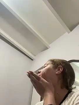 Snapshot of andreinitahg chatting on January 2025 11:46:01 PM andreinitahg online show from January 2025 11:46:01 PM