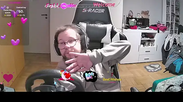 larsgessner30 online show from November 2025 06:42:02 PM