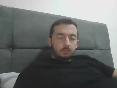 laynufff online show from October 2025 06:06:02 PM