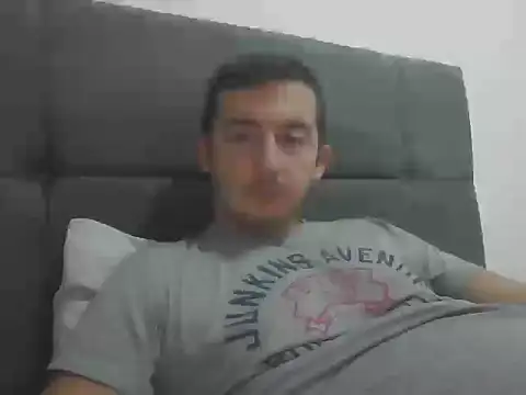 laynufff online show from October 2025 06:41:01 PM