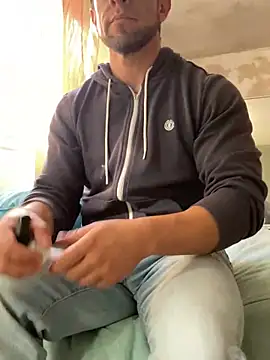 FumesClouds online show from December 2024 10:21:02 PM