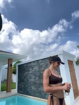 Snapshot of JuicyFruits93 chatting on November 2025 06:44:01 AM JuicyFruits93 online show from November 2025 06:44:01 AM