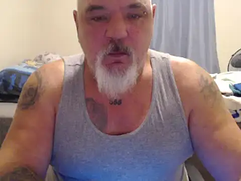 Newfiesausage1972 online show from January 2025 10:39:02 AM