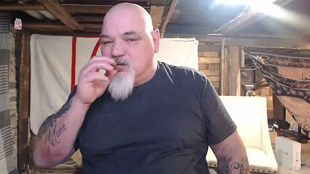 Snapshot of Newfiesausage1972 chatting on February 2026 12:36:02 PM Newfiesausage1972 online show from February 2026 12:36:02 PM