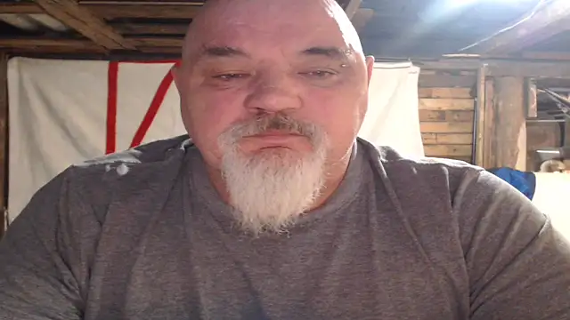 Snapshot of Newfiesausage1972 chatting on February 2026 12:15:02 PM Newfiesausage1972 online show from February 2026 12:15:02 PM