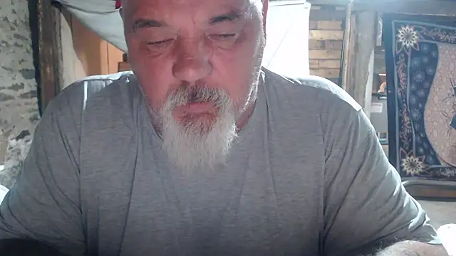 Newfiesausage1972 online show from July 2026 09:12:01 AM