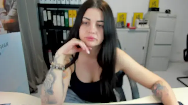 TiffanySweet online show from December 2024 07:28:02 PM