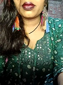 Snapshot of Simaran_bhabhi chatting on February 2025 03:29:01 PM Simaran bhabhi online show from February 2025 03:29:01 PM