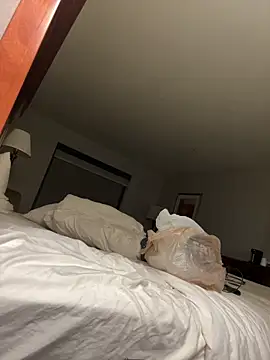 1BeautyN1Beast online show from November 2025 01:38:01 AM