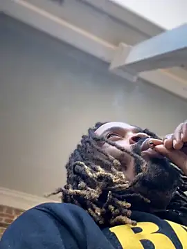 1BeautyN1Beast online show from November 2025 08:45:01 PM