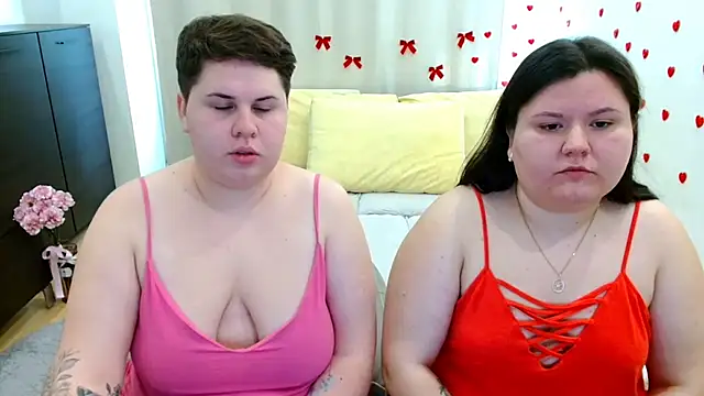 BeckyAndHellen online show from November 2025 10:17:01 AM