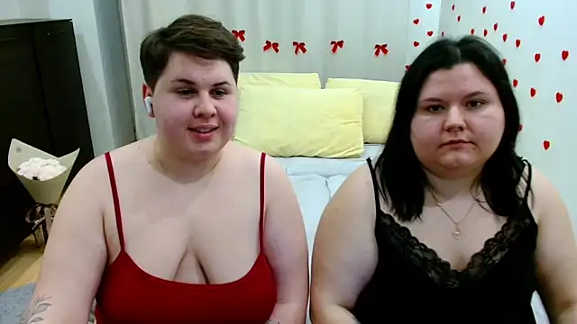 BeckyAndHellen online show from December 2025 10:38:02 PM