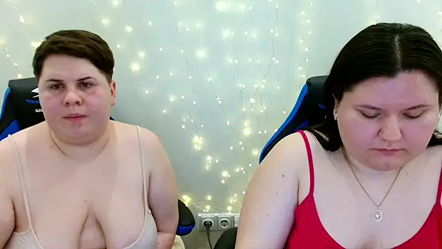 BeckyAndHellen online show from April 2026 09:59:01 PM