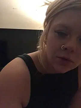 Snapshot of blndpolkadot chatting on February 2025 12:32:01 PM blndpolkadot online show from February 2025 12:32:01 PM