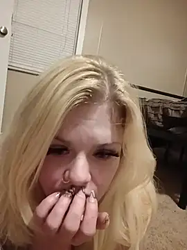 Snapshot of blndpolkadot chatting on January 2026 02:50:01 AM blndpolkadot online show from January 2026 02:50:01 AM