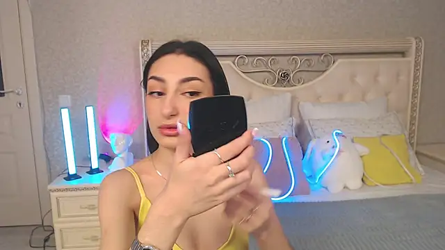 Lina Robbins online show from March 2026 12:39:01 AM