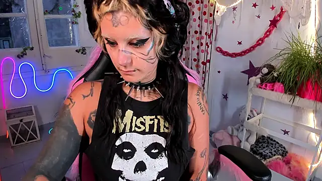 lady sontse  online show from May 2026 07:00:02 PM