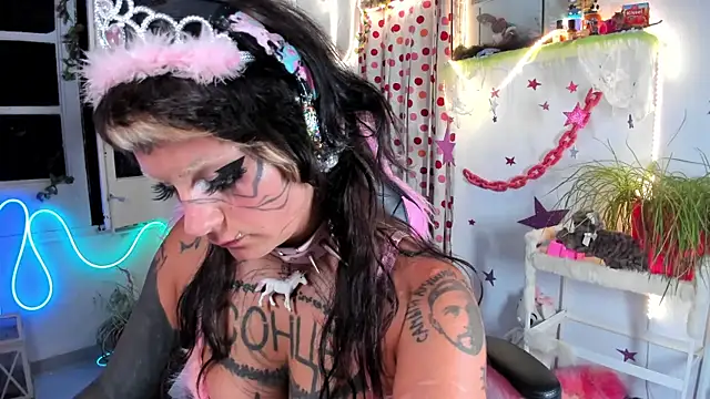 lady sontse  online show from June 2026 07:57:02 PM