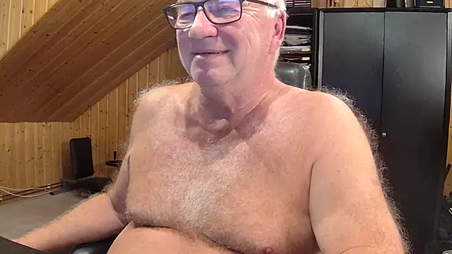 Snapshot of biggandybig chatting on September 2025 09:37:01 PM biggandybig online show from September 2025 09:37:01 PM