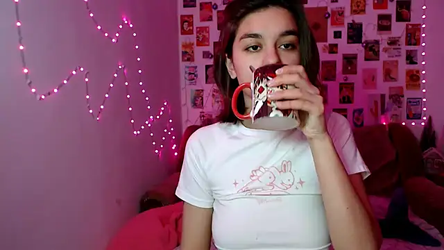 Snapshot of Celine_Dionn chatting on December 2024 01:16:02 PM Celine Dionn online show from December 2024 01:16:02 PM