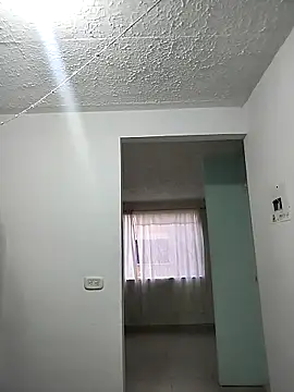 Snapshot of Yaumiko chatting on April 2026 11:04:02 AM Yaumiko online show from April 2026 11:04:02 AM