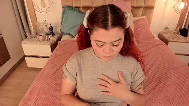 Twwiiggy online show from January 2025 08:13:02 PM