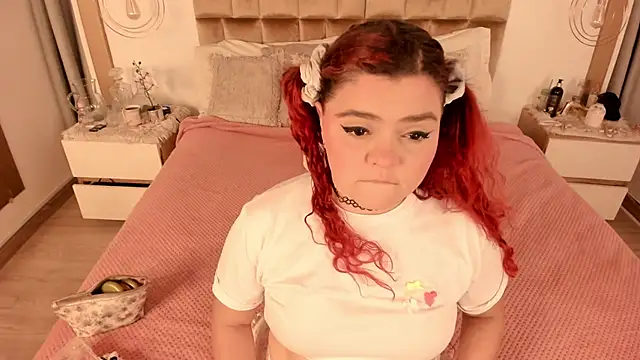 Twwiiggy online show from January 2025 08:04:01 PM