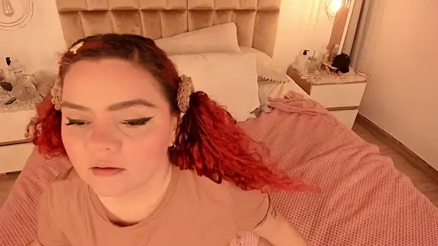 Twwiiggy online show from February 2025 11:05:01 PM