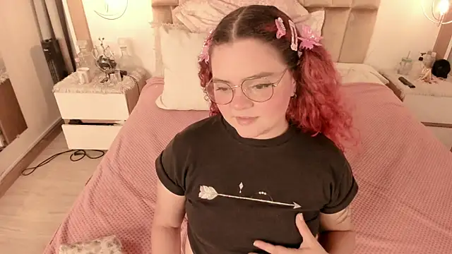 Twwiiggy online show from March 2025 08:04:01 PM