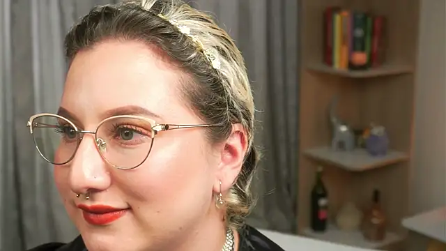 Snapshot of Ximenna_Cruz chatting on April 2026 08:51:01 PM Ximenna Cruz online show from April 2026 08:51:01 PM