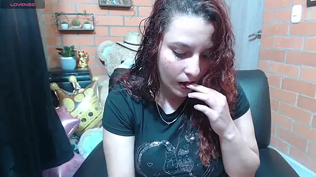 alexia 87 online show from September 2025 12:04:01 AM