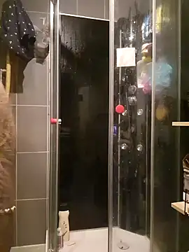 Snapshot of RomWoolf chatting on January 2025 04:48:02 AM RomWoolf online show from January 2025 04:48:02 AM