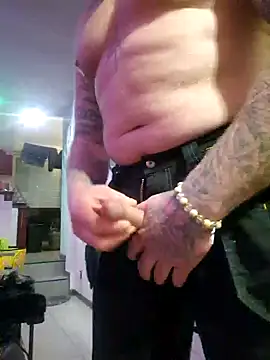 Snapshot of RomWoolf chatting on January 2025 09:51:02 PM RomWoolf online show from January 2025 09:51:02 PM