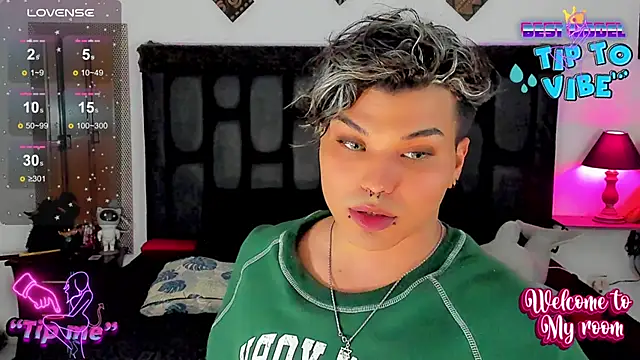 Snapshot of angels_srednal chatting on December 2024 12:33:01 AM angels srednal online show from December 2024 12:33:01 AM