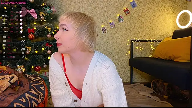Snapshot of EmmyAmbros chatting on December 2024 05:23:02 PM EmmyAmbros online show from December 2024 05:23:02 PM