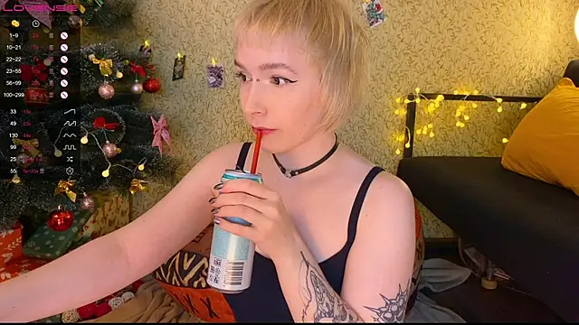 Snapshot of EmmyAmbros chatting on January 2025 03:15:01 PM EmmyAmbros online show from January 2025 03:15:01 PM