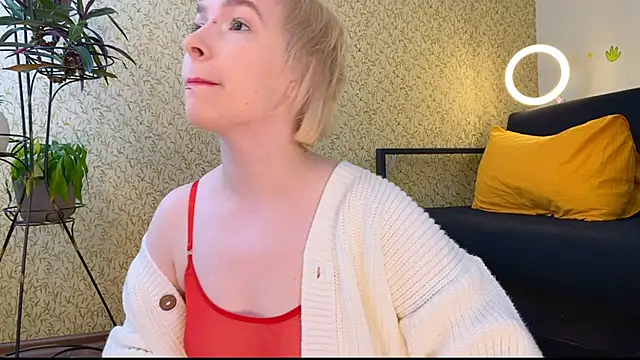 Snapshot of EmmyAmbros chatting on February 2025 09:54:02 AM EmmyAmbros online show from February 2025 09:54:02 AM